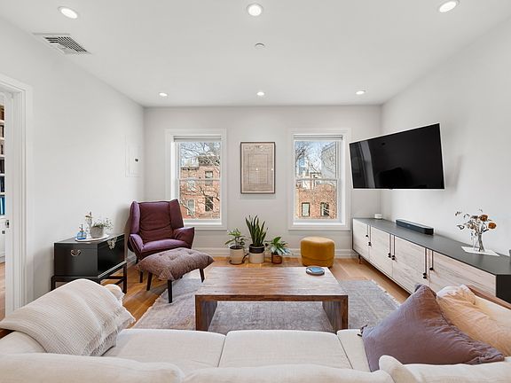 3rd image of 350 De Graw St #3