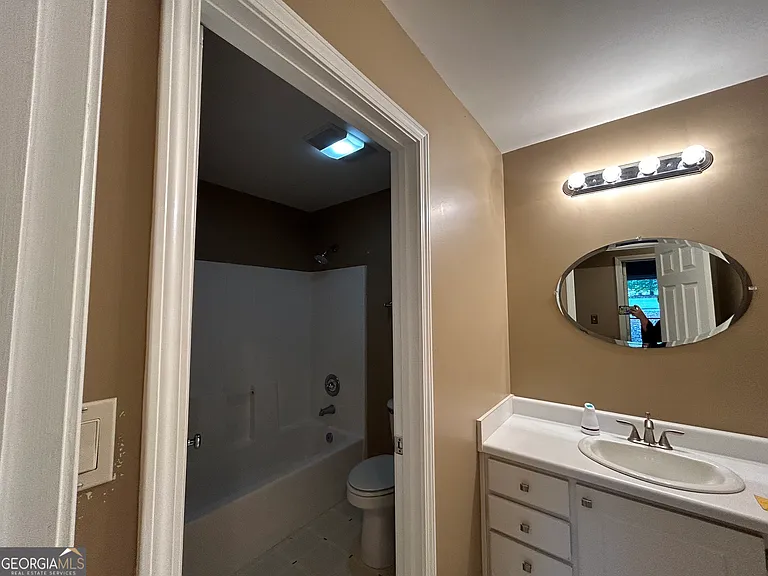 308 Wynterhall Dr — Photo 12
