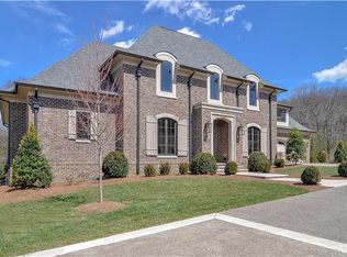 911 Dorset Dr, Nashville, TN 37215