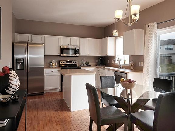 4th image of 9736 Ravenshire Dr