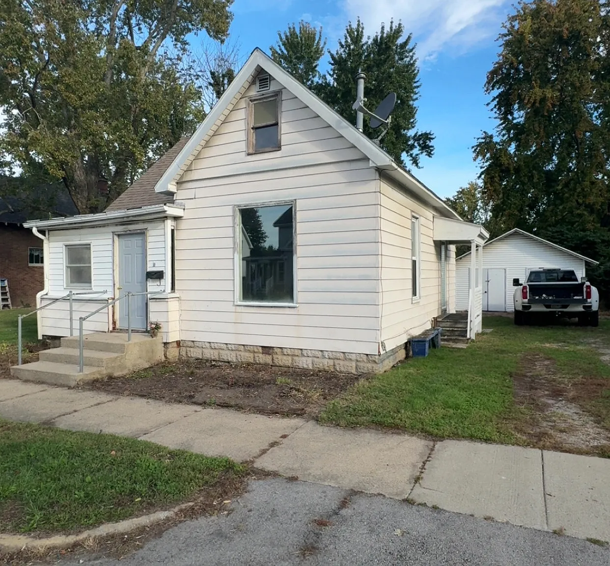 2 bed, 1029 sqft, $1,100 — Photo 1