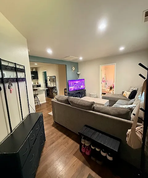 417 Pleasant St — Photo 9