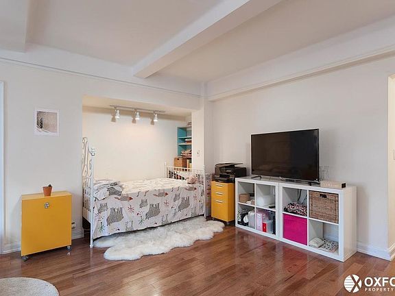4th image of 211 E 35th St APT 6A