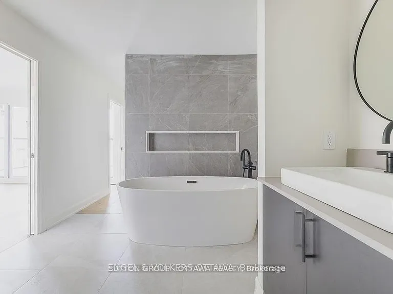 136 Carillon St #A — Photo 15