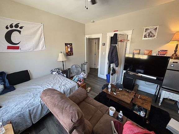 5th image of 281 McCormick Pl #1