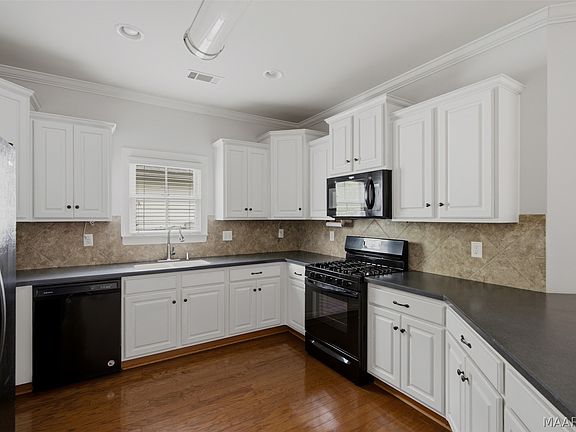 2nd image of 5540 Ash Grove Cir