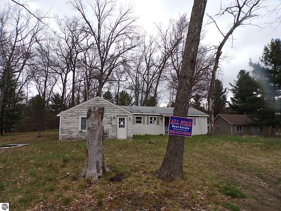 2nd image of 1919 4th Oak St