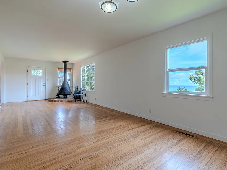 463 Talbot Ave — Photo 8