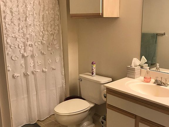 5th image of 402 Harbor Way