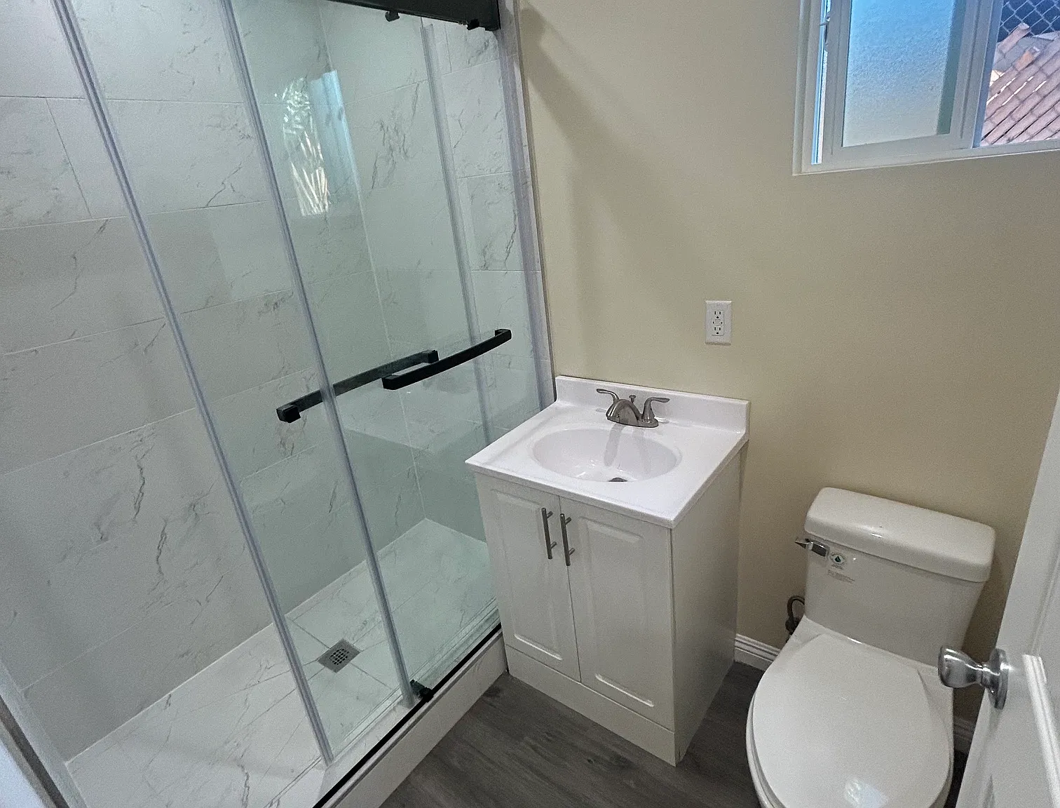 2 bed, 448 sqft, $2,100 — Photo 4