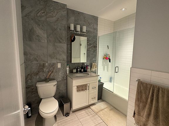 4th image of 251 E Park Ave APT 2F