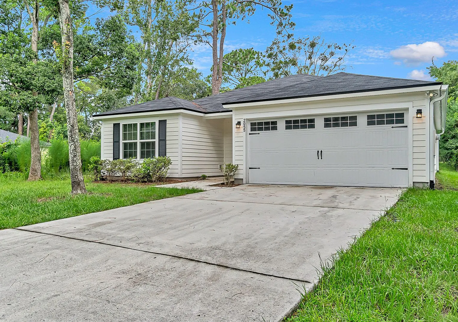 Two Weeks Free Spacious Single-Family Home | 3br/2ba | 2-Car Garage — Photo 3
