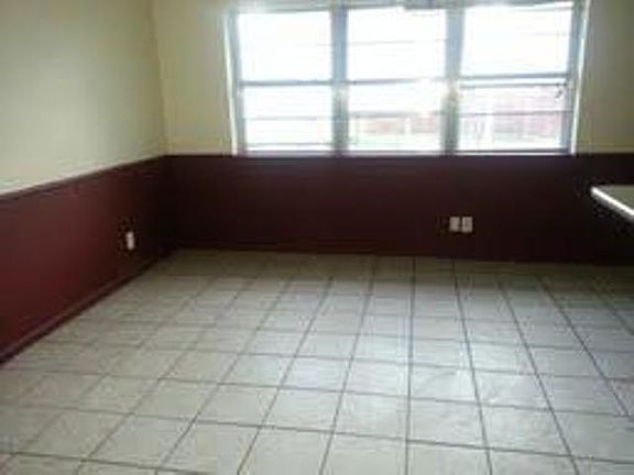 5th image of 1824 Hood St