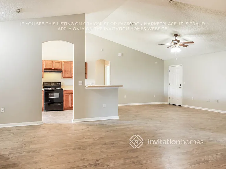 9785 Oxford Station Dr — Photo 5