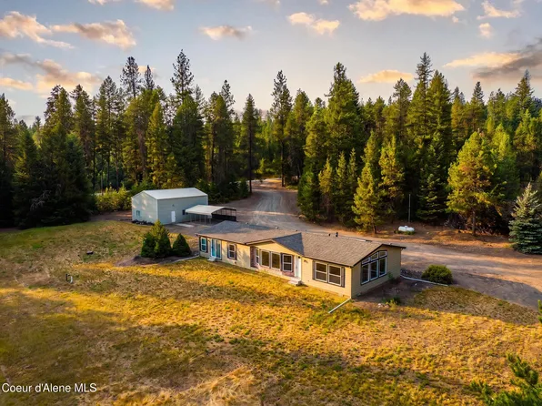 1255 Roberts Ln, Blanchard, ID 83804