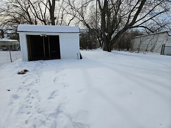 3rd image of 16202 Cloverside Ave