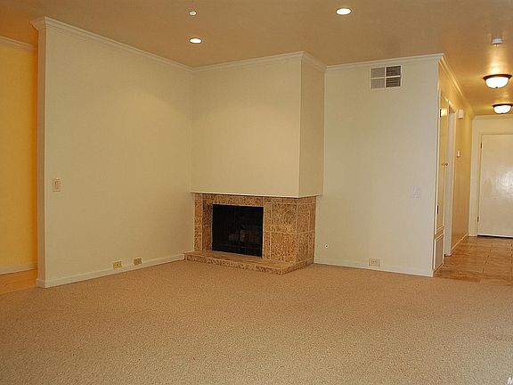 3rd image of 2202 Woodside Ln Unit 2