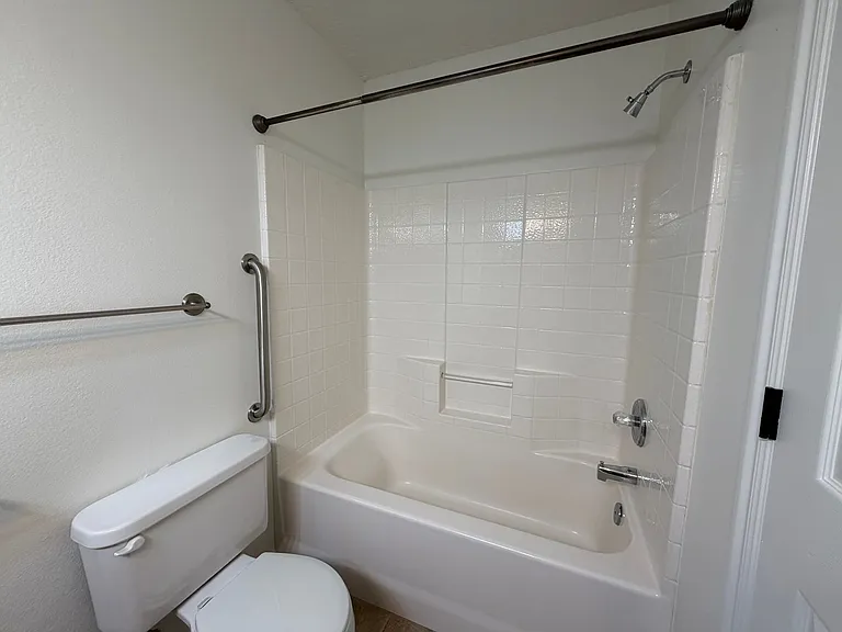 2325 E 350 N — Photo 22
