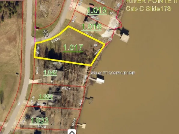 24 Shoreline Dr, Muscle Shoals, AL 35661