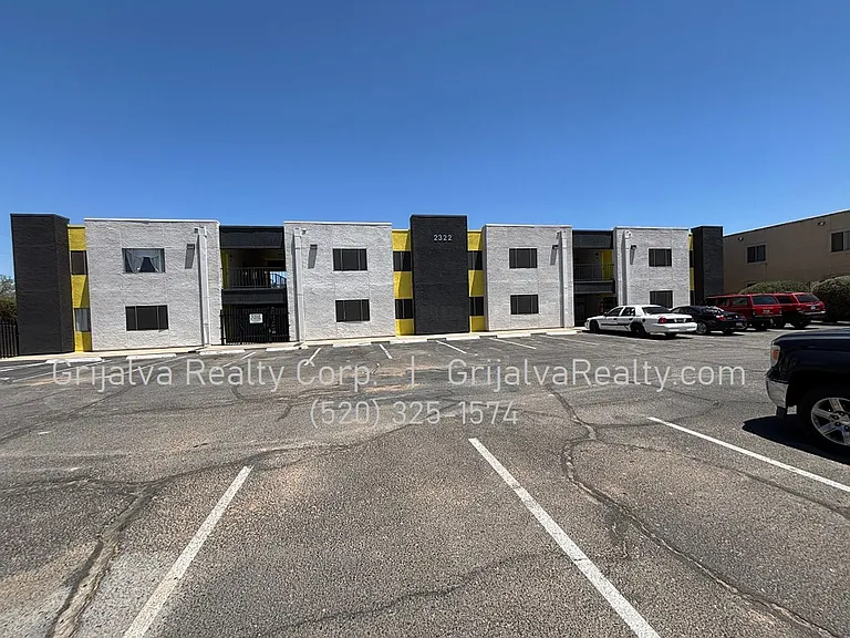 2322 Elaine Blvd — Photo 3