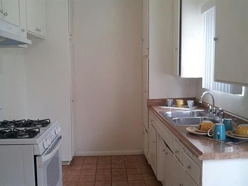 4th image of 7100 Fulton Ave APT 07