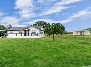 1726 County Road 5710, Devine, TX 78016