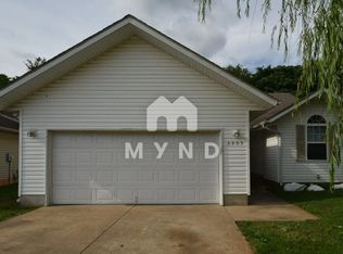 3953 W Church St, Springfield, MO 65802