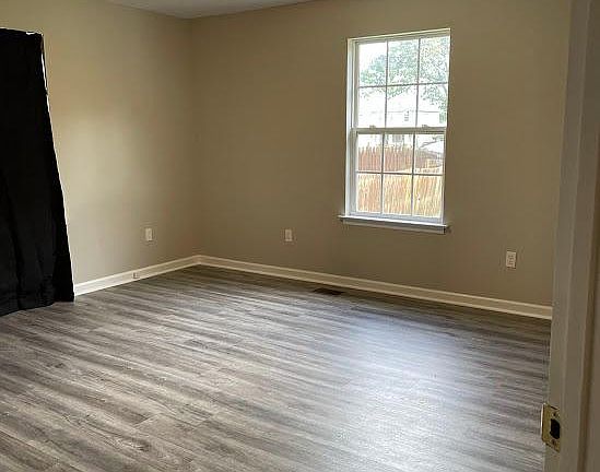 3rd image of 1613 Chamberlain Ave