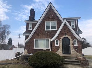 8213 Sorrento St, Detroit, MI 48228