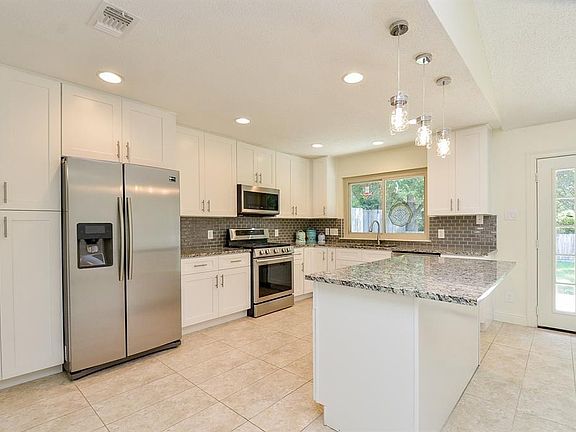4th image of 5318 Pine Cliff Dr