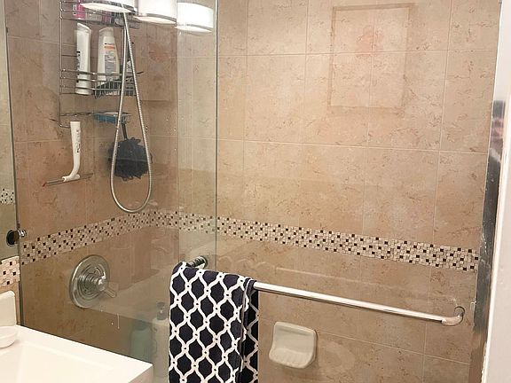 4th image of 308 E 85th St APT 2A