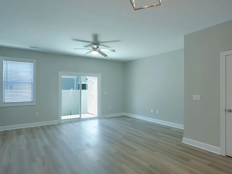 321 Starfish Ln — Photo 6
