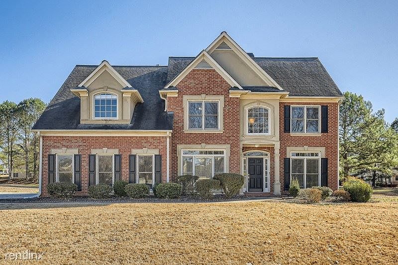 1st image of 105 Wessex Ct