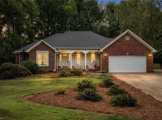 7369 Oak Bucket Rd, Thomasville, NC 27360