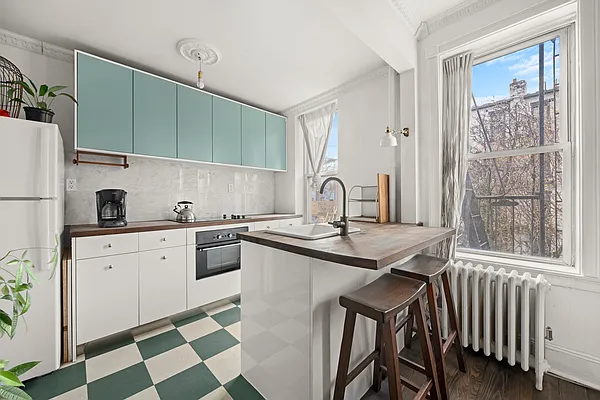 Rented by Compass | media 7