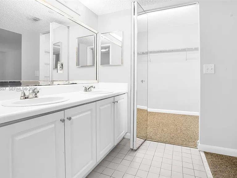 900 SW 142nd Ave #115L — Photo 22