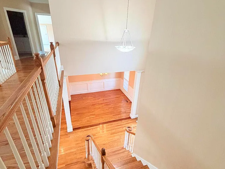 1605 Jamestown Ave — Photo 22