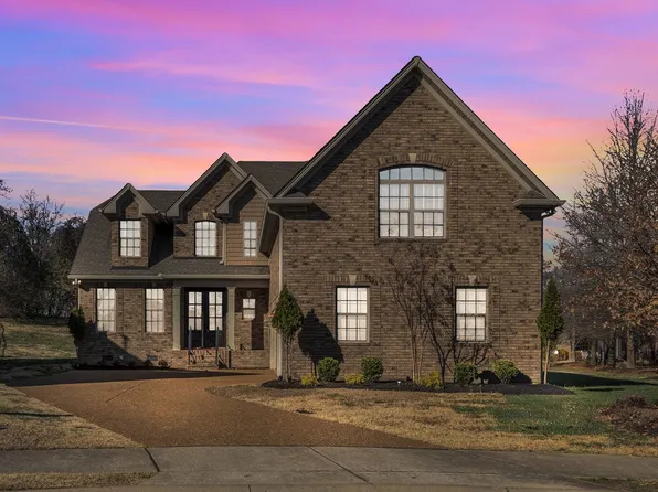 1013 Broughton Pl, Gallatin, TN 37066