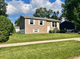 7507 Chase St, Merrillville, IN 46410