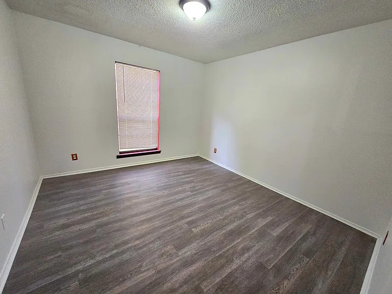6133 Jennifer Ln — Photo 9