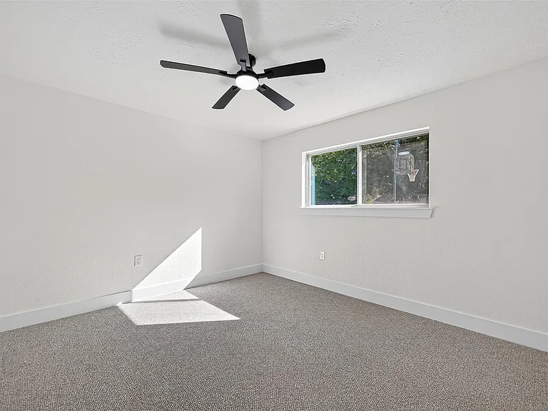 3006 Golden Hills Ln — Photo 29