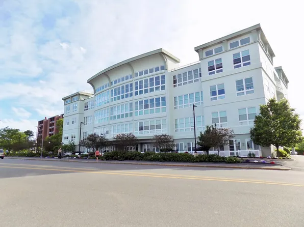 10 Ocean Ave, Revere, MA