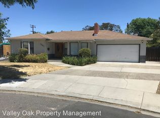 1201 College Ct, Modesto, CA 95350