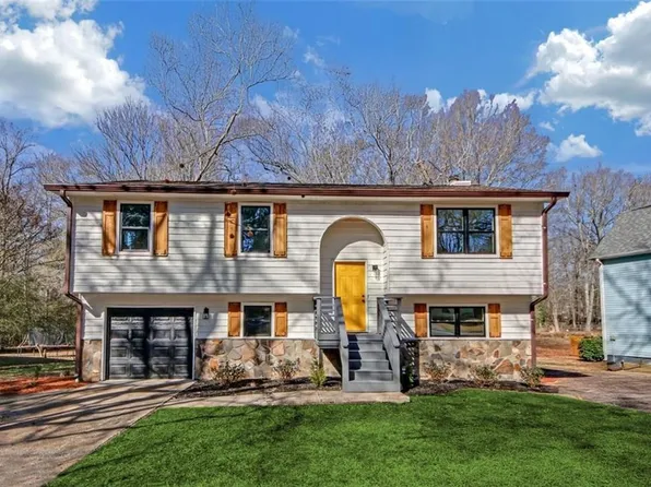 6645 Peppermill Ln, Atlanta, GA 30349