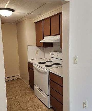 4th image of 1420 Throop St APT 1