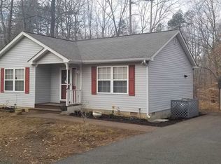41 Riverside Dr, Palmyra, VA 22963