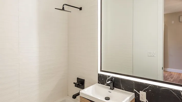 Rented by Nooklyn NYC LLC | media 28