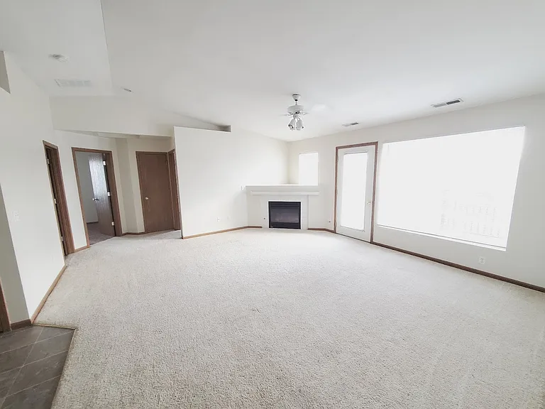 1230 Murray St NE #10 — Photo 3