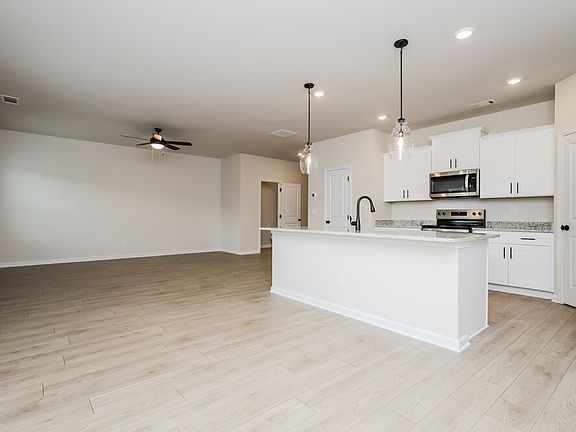 5th image of 707 Berkeley Dr