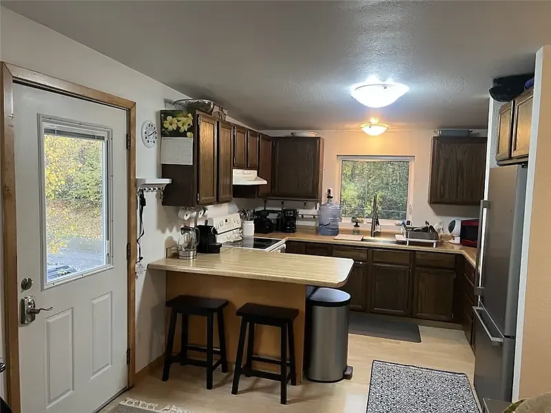 2 bed, 850 sqft, $1,900 — Photo 3